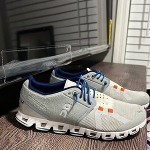 Women's On Cloud 70 30